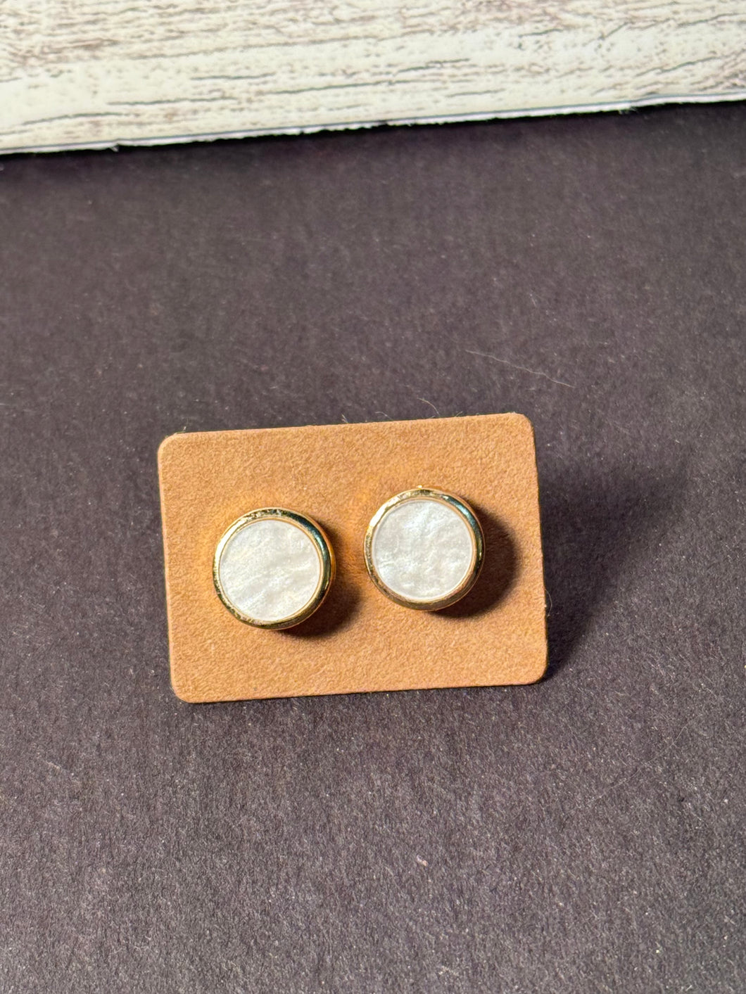 White gold studs