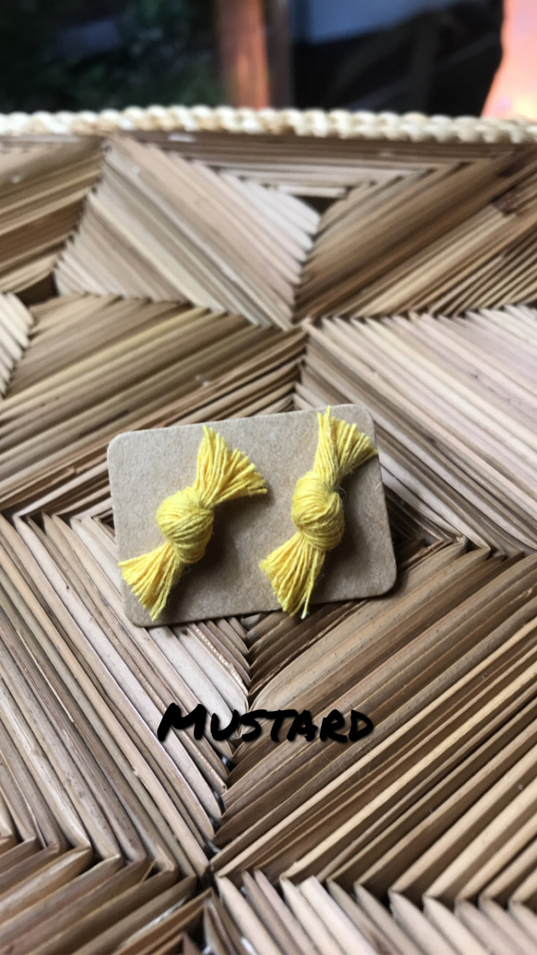 Mustard Bow Studs *